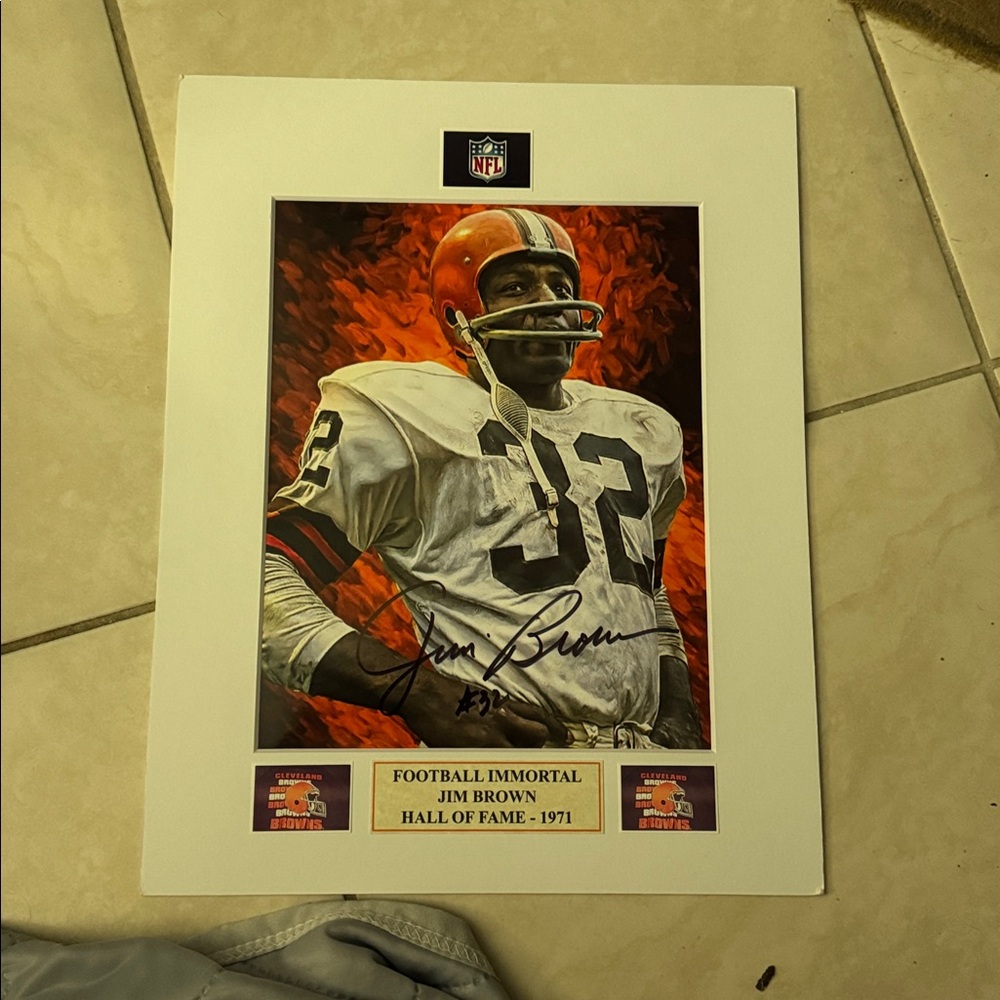 Jim Brown signed 8 x 10 photo